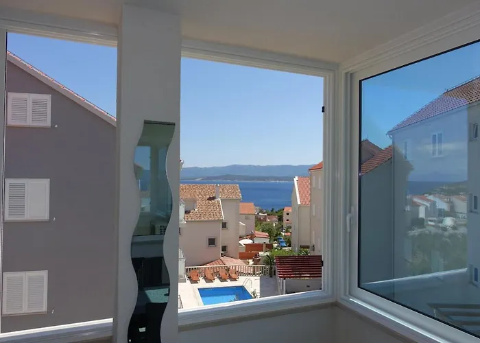 New And Modern Apartment Karavona Bol