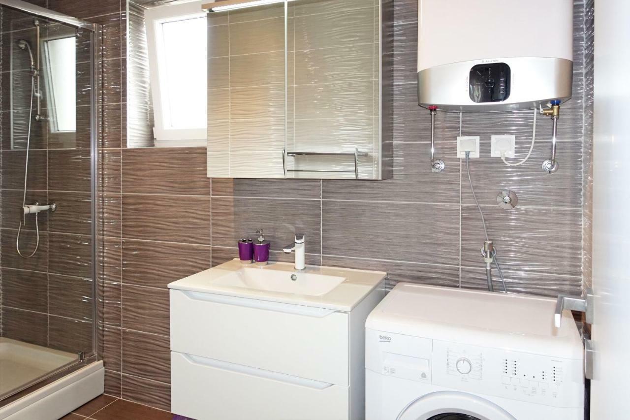 New And Modern Karavona Apartment *
