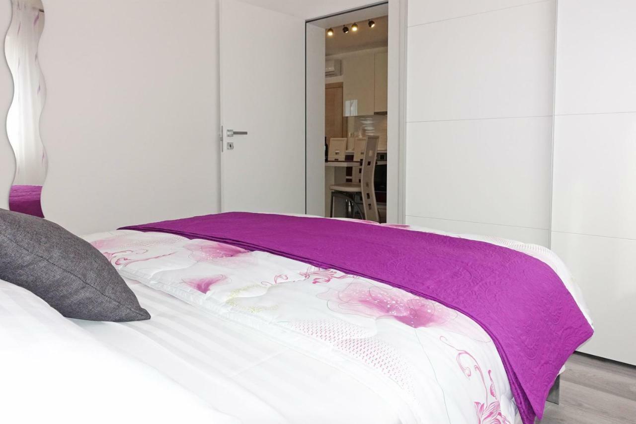 New And Modern Karavona Apartment *
